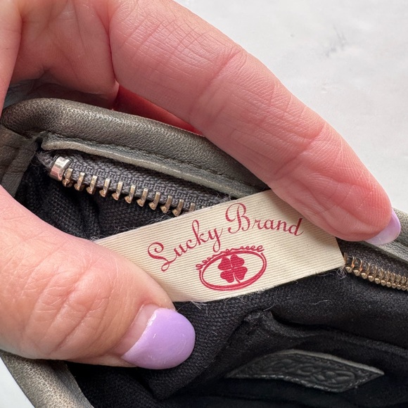 Lucky Brand Wristlet Gray Cowhide Leather Card Holder Zip Wallet Phone Holder - Picture 7 of 10